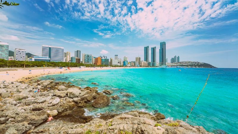 Chill ở bãi biển Haeundae – điểm đến không thể bỏ qua mùa hè Busan