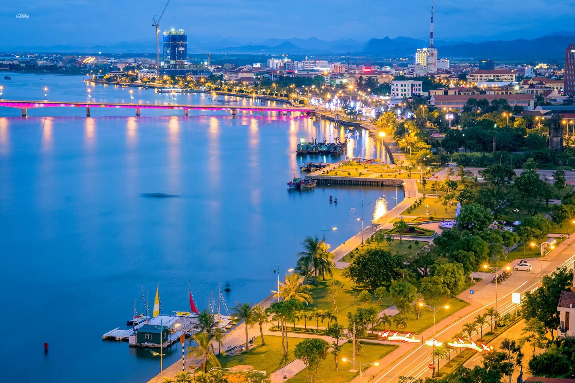TOUR KHÁCH ĐOÀN: HÀ NỘI - ĐỒNG HỚI - ĐỘNG PHONG NHA - BÃI ĐÁ NHẢY - HANG TÁM CÔ HÈ 2023